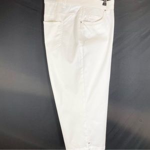 Catherine’s White Sateen Stretch Denim Capris Women’s Size 30w